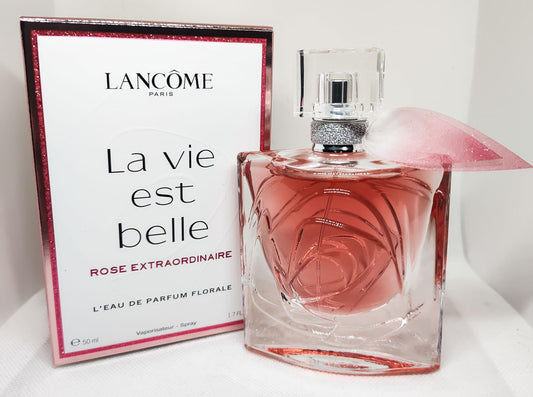 Lancème La vie est belle Rose Extraordinaire perfume bottle and packaging on a white background